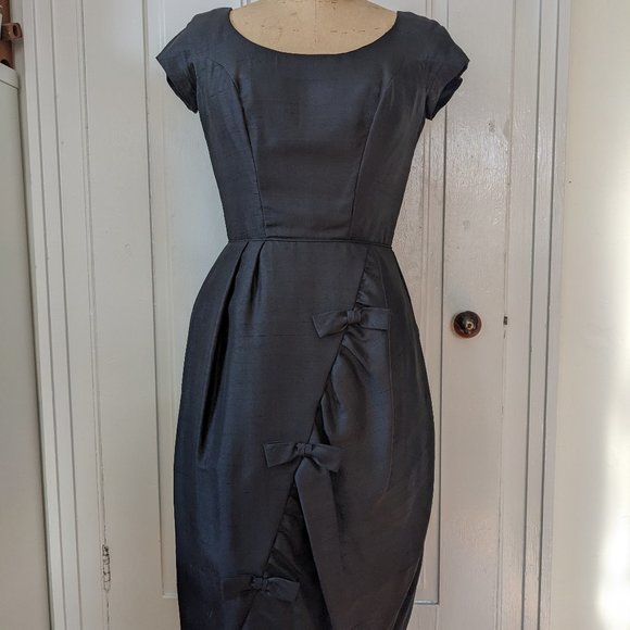 1950's Black Silk Wiggle Dress Size XS - Picture 1 of 8